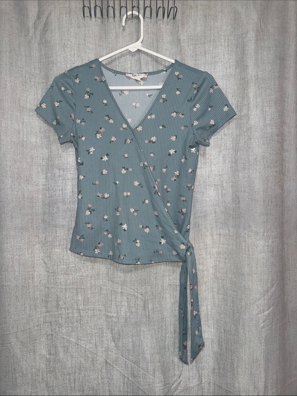 Pink Rose Blue Floral Tie-Front Ribbed Crop Top